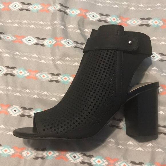 Shoes - Picture 3 of 3